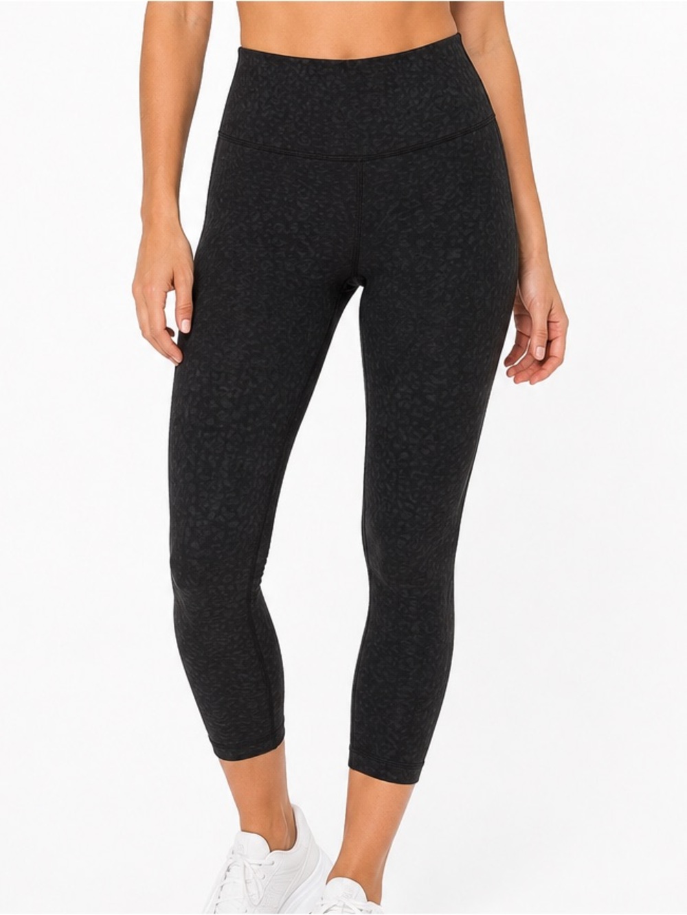 Lululemon Black Tonal Animal Print Leggings Size 8 High Rise 25” Inseam 7/8